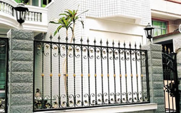 ���λ���